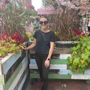 Meet your Posher, Brooke